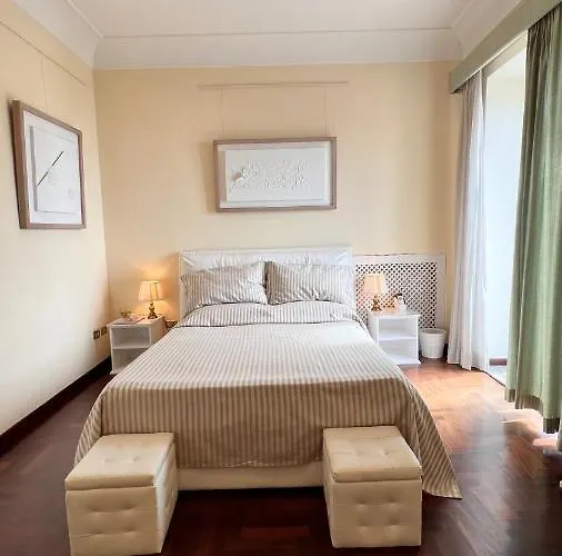 住宿加早餐酒店 Calabritto 那不勒斯